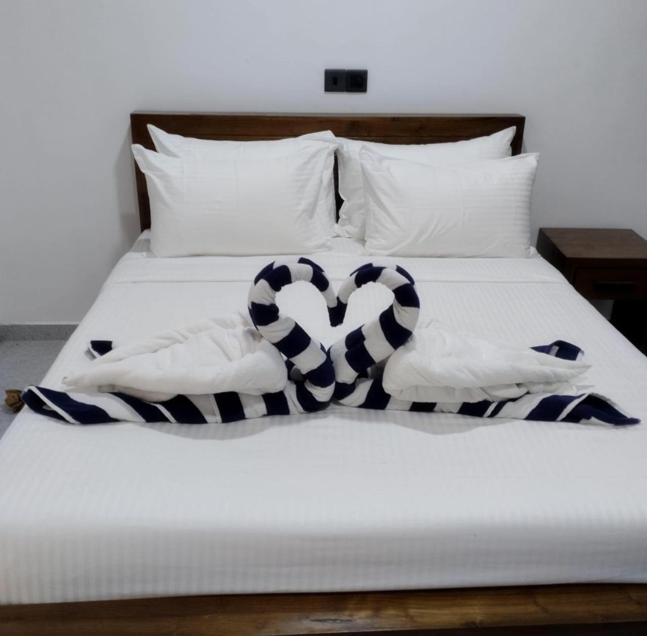 Hotel Sunny Cloud Harumalgoda Bagian luar foto